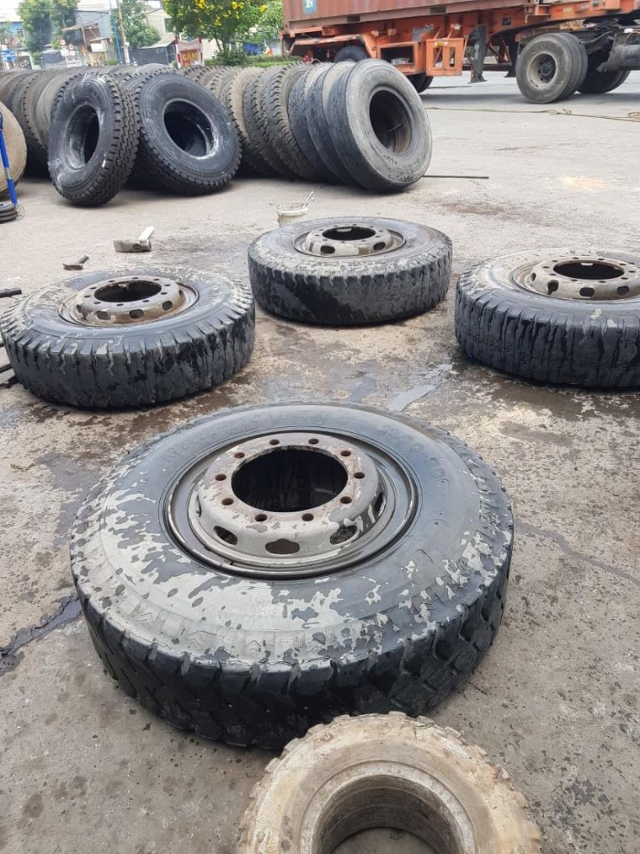 CÁC LOẠI LỐP XE Ô TÔ VÀ BÍ QUYẾT THAY LỐP XE Ô TÔ NHANH NHẤT